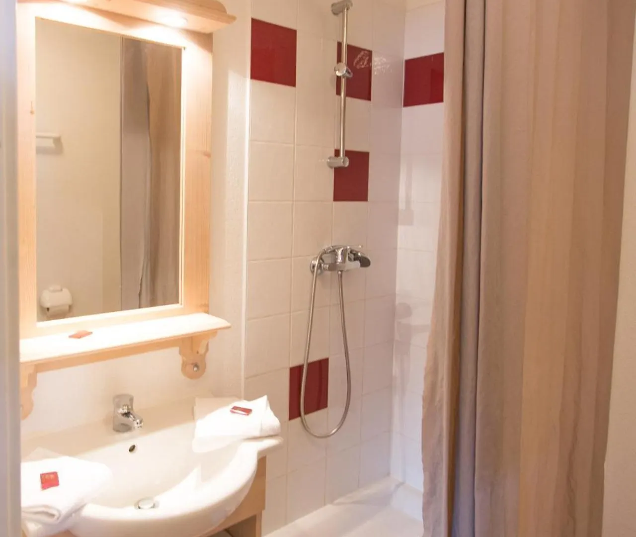 Aparthotel Les Gentianes by Actisource à Puy-Saint-Vincent France
